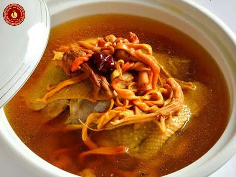 trẻ mấy tuổi ăn được đông trùng hạ thảo