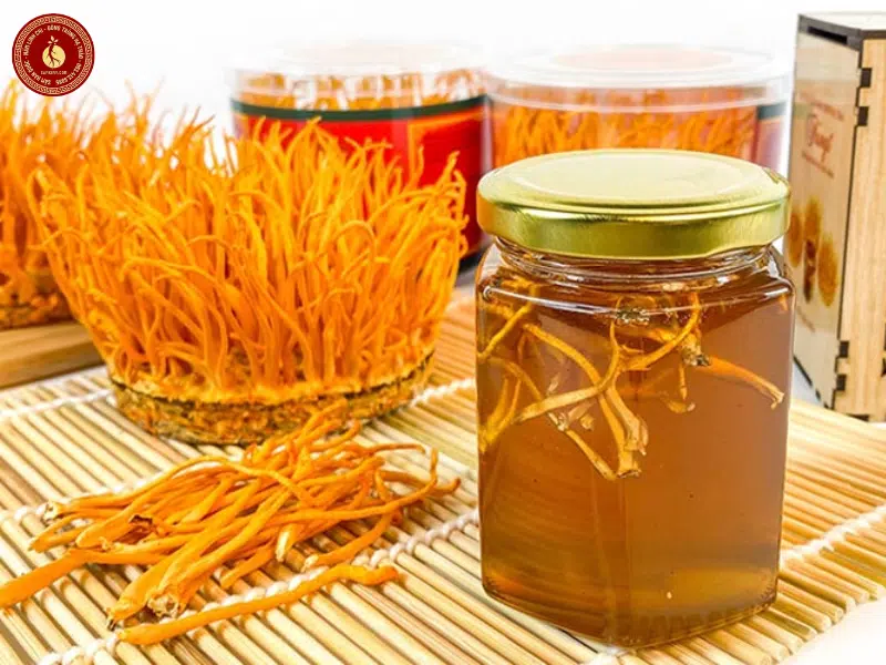 trẻ mấy tuổi ăn được đông trùng hạ thảo